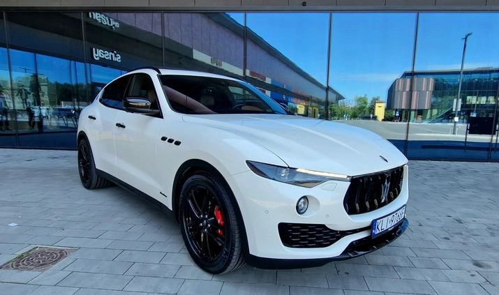 Maserati Levante cena 245000 przebieg: 61800, rok produkcji 2018 z Limanowa małe 466